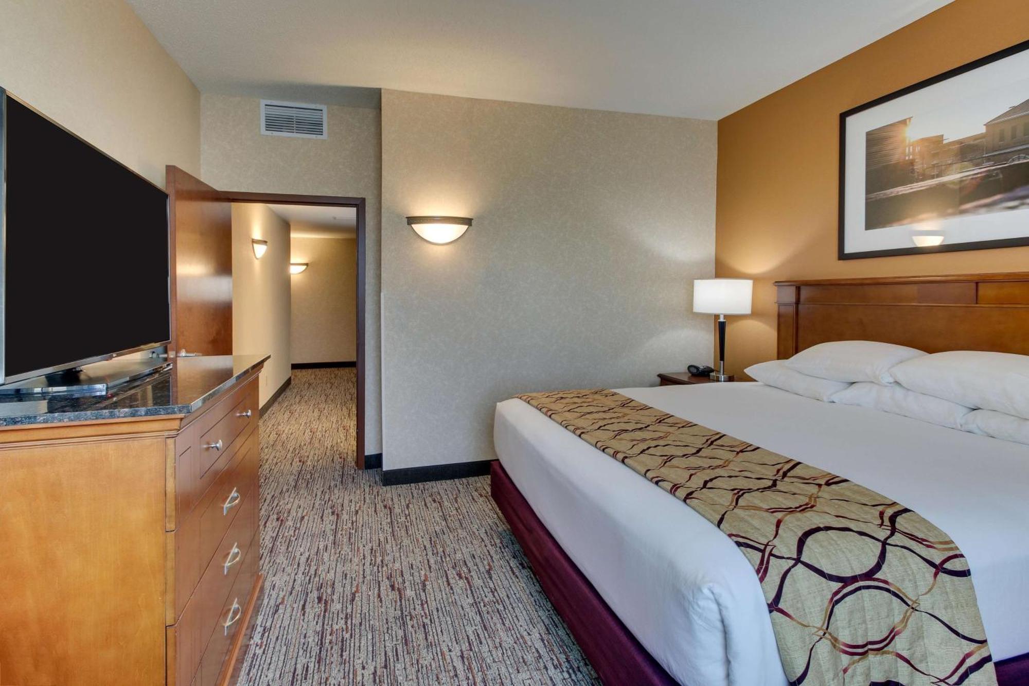 Drury Inn & Suites Меридиан Экстерьер фото